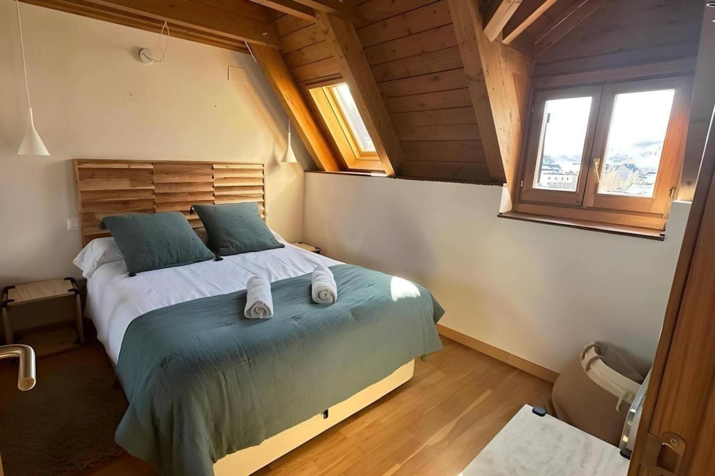Caleydos Duplex Diseno Garaje Wifi Appartement Sallent de Gállego Buitenkant foto